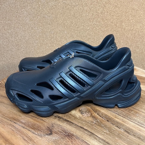 Adidas
AdiFom supernova j
Brand new - Picture 5 of 11